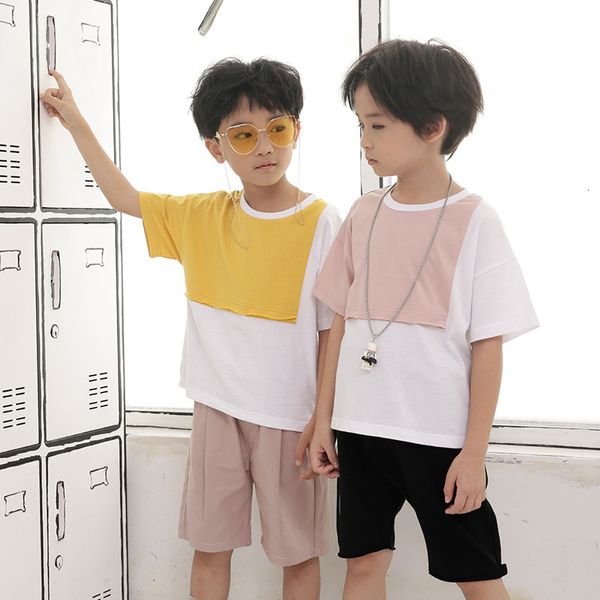 t-shirt boys' summer girls' 2021 middle school children's short sleeve korean color matching fashion brand, Black;white
t-shirt boys' summer girls' 2021 middle school children's short sleeve korean color matching fashion brand, Black;white