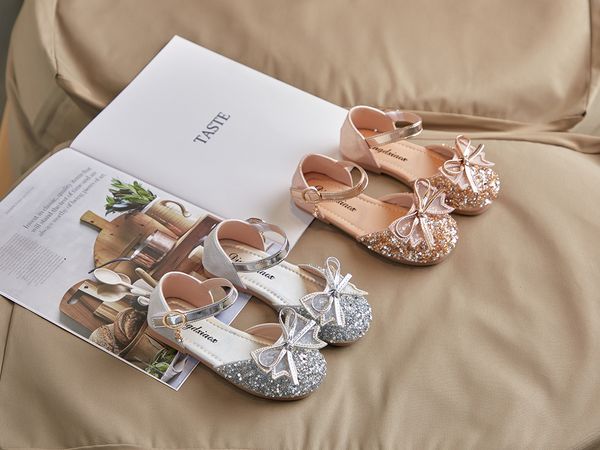 New Girls Princess Shoes Childrens Rhinestone Bow Dancing Shoes Non-slip Soft Bottom Kids Outdoor Leisure Party Cute 2021, Sliver
New Girls Princess Shoes Childrens Rhinestone Bow Dancing Shoes Non-slip Soft Bottom Kids Outdoor Leisure Party Cute 2021, Sliver