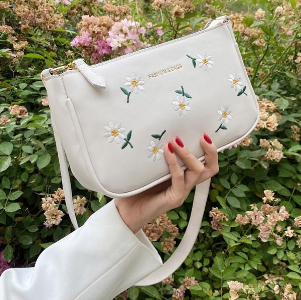 evening bags square underarm bag 2021 fashion high-quality pu leather women's designer handbag ins chic shoulder messenger
evening bags square underarm bag 2021 fashion high-quality pu leather women's designer handbag ins chic shoulder messenger