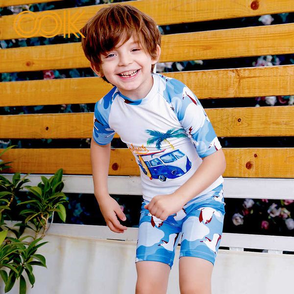 ook boys' and girls' middle big children's split spring swimsuit 8122, White;black 
ook boys' and girls' middle big children's split spring swimsuit 8122, White;black