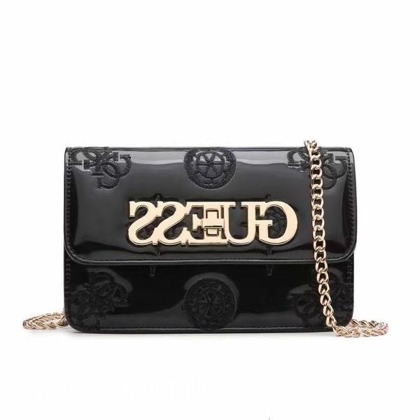 gs new solid color simple patent leather bright face embroidery embossed cross chain strip flip single shoulder messenger bag
gs new solid color simple patent leather bright face embroidery embossed cross chain strip flip single shoulder messenger bag