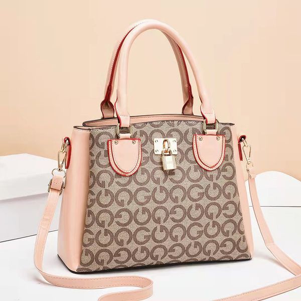 wholesale factory ladies shoulder bags elegant atmosphere printing tote bag horizontal large capacity fashion leather handbag street fashion
wholesale factory ladies shoulder bags elegant atmosphere printing tote bag horizontal large capacity fashion leather handbag street fashion