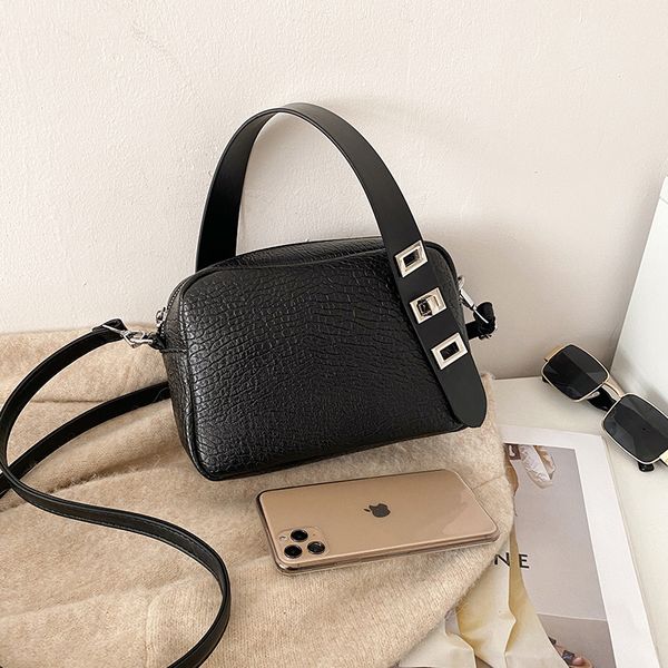 2021 women new fashion tide creative buckle pu leather personality all-match crossbody shoulder bag luxury designer handbag
2021 women new fashion tide creative buckle pu leather personality all-match crossbody shoulder bag luxury designer handbag