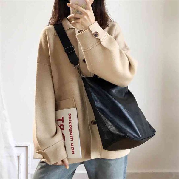 female 2021 new fashion korean leisure bucket broadband messenger large capacity simple student shoulder bag
female 2021 new fashion korean leisure bucket broadband messenger large capacity simple student shoulder bag