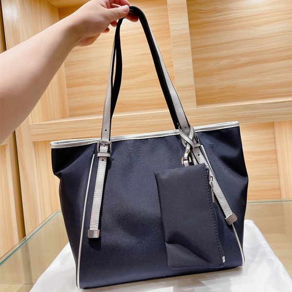 handbags designer shoulder bags handbag tote bag fashion brand canvas high-capacity high-quality different colors with original box size 31*
handbags designer shoulder bags handbag tote bag fashion brand canvas high-capacity high-quality different colors with original box size 31*