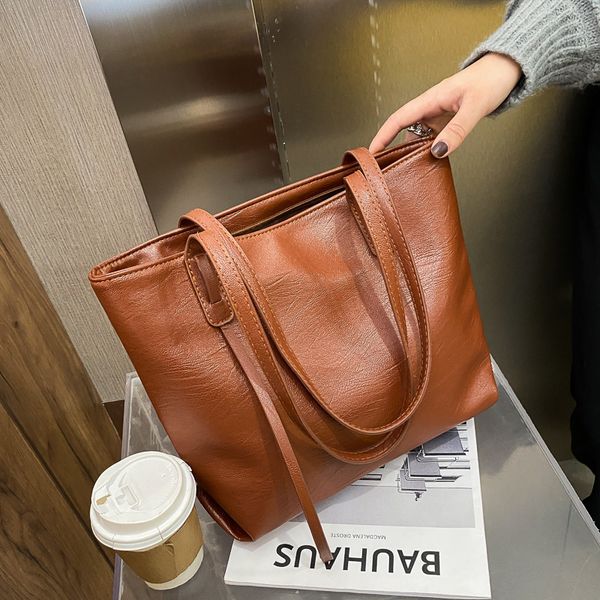womens large-capacity pu pitot retro temperament office workers one shoulder bag handbag., Red;black
womens large-capacity pu pitot retro temperament office workers one shoulder bag handbag., Red;black