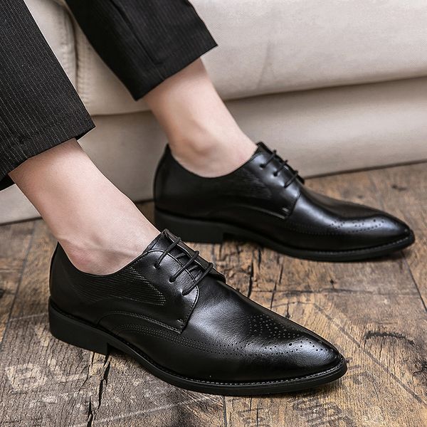 carved brogue men dress sheos leather business shoes men's formal gentleman's suit shoes luxury pointy brogue italian man shoes, Black
carved brogue men dress sheos leather business shoes men's formal gentleman's suit shoes luxury pointy brogue italian man shoes, Black