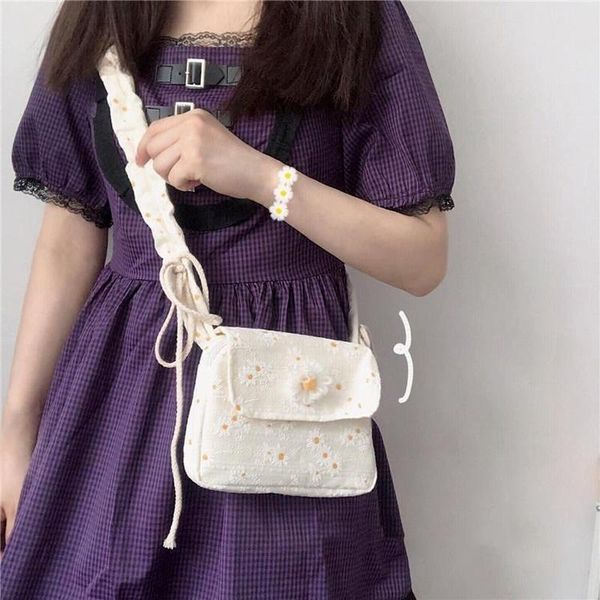 evening bags 2021 korean ladies flower messenger bag one-shoulder folds multifunctional fashionable mobile phone small square
evening bags 2021 korean ladies flower messenger bag one-shoulder folds multifunctional fashionable mobile phone small square