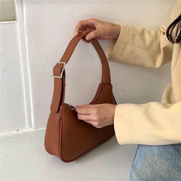 evening bags 2021 designer shoulder bag women solid retro baguette pu leather handbags female saddle vintage underarm
evening bags 2021 designer shoulder bag women solid retro baguette pu leather handbags female saddle vintage underarm