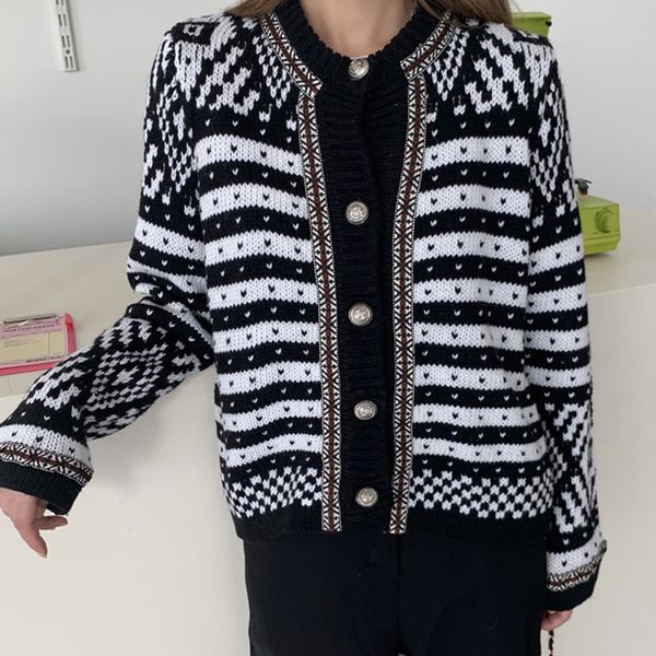 2021 new autumn and winter women's knitted cardigan solid long sleeve fashion retro color block sweater coat tgzm, White;black 
2021 new autumn and winter women's knitted cardigan solid long sleeve fashion retro color block sweater coat tgzm, White;black