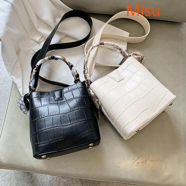 original design 2021 fashion portable messenger bag shoulder bag crocodile pattern bucket
original design 2021 fashion portable messenger bag shoulder bag crocodile pattern bucket