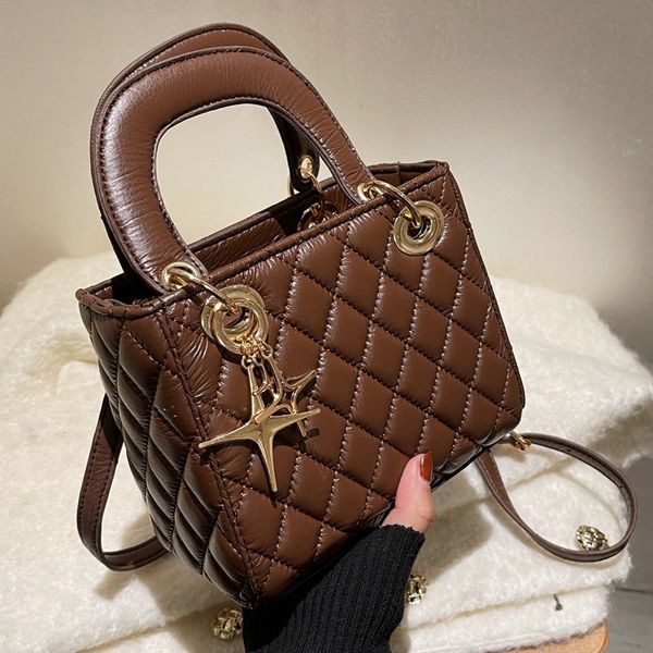 minority design bag women's autumn and winter 2021 new trendy lingge hand small single shoulder messenger diana
minority design bag women's autumn and winter 2021 new trendy lingge hand small single shoulder messenger diana