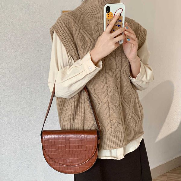 spring turtleneck three-dimensional texture sleeveless vest women knit loose-fitting casual sweater 210607, Black;white
spring turtleneck three-dimensional texture sleeveless vest women knit loose-fitting casual sweater 210607, Black;white