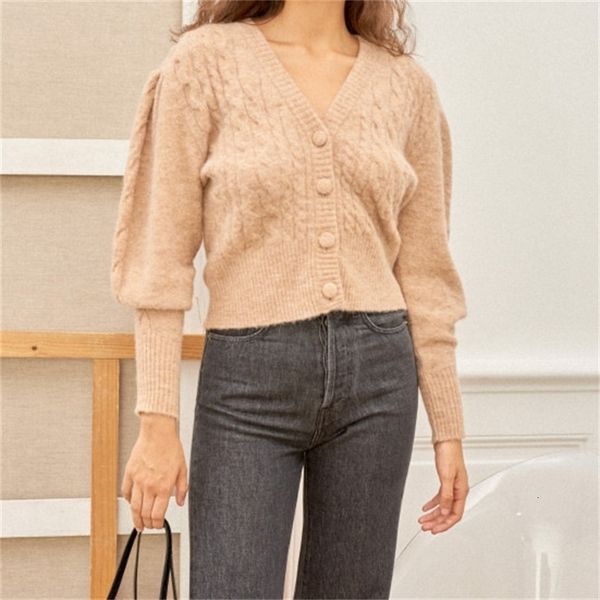 2021 new women waist short cable-knit alpaca front button knit flower crochet cardigan sweater r654, White;black
2021 new women waist short cable-knit alpaca front button knit flower crochet cardigan sweater r654, White;black