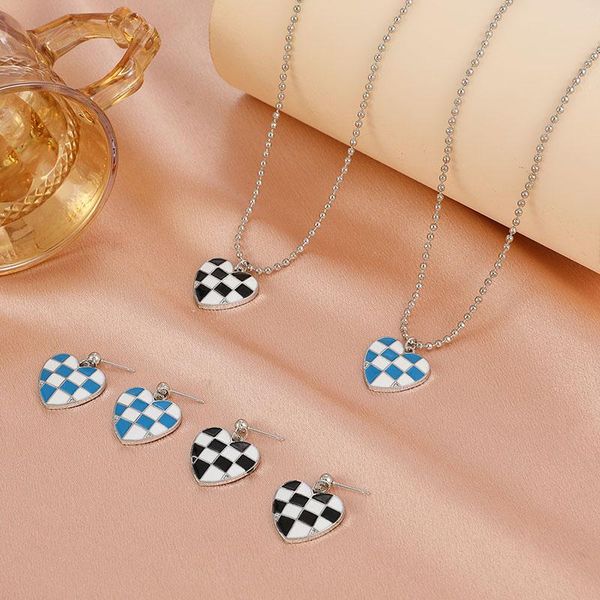 chokers fashion simple checkerboard love heart necklaces for women colorful square dropping oil chain choker party jewelry, Golden;silver
chokers fashion simple checkerboard love heart necklaces for women colorful square dropping oil chain choker party jewelry, Golden;silver