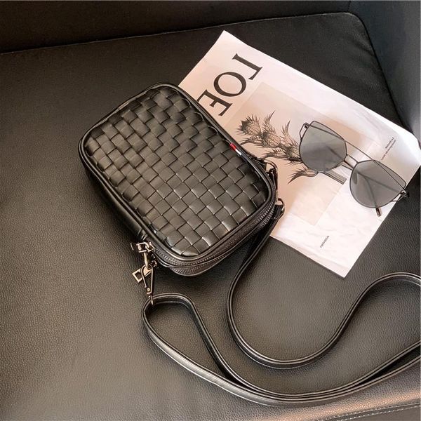 new dual-use shoulder bag woven male horizontal small messenger men and women casual leather single for sabko
new dual-use shoulder bag woven male horizontal small messenger men and women casual leather single for sabko