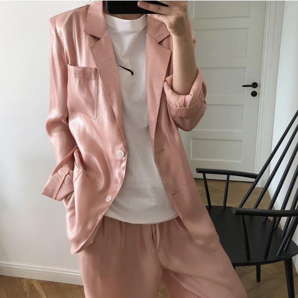 2021 new spring and summer notched collar full sleeves satin fabtric single breasted blazer female top, White;black
2021 new spring and summer notched collar full sleeves satin fabtric single breasted blazer female top, White;black