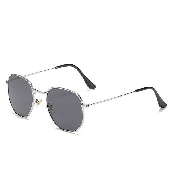 sunglasses 2021 european and american trendy retro fashion ocean piece irregular metal personality, White;black
sunglasses 2021 european and american trendy retro fashion ocean piece irregular metal personality, White;black