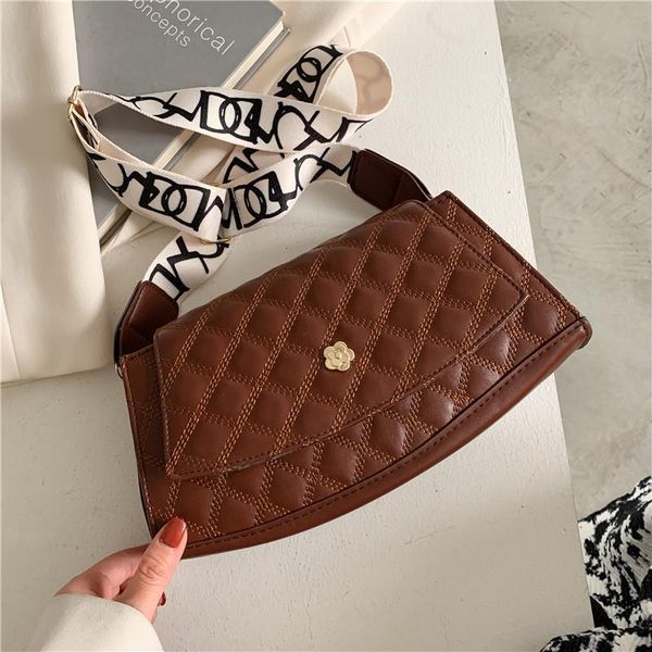 evening bags spring fashion plaid crossbody women messenger bag 2021 female lock shoulder pu leather small square flap
evening bags spring fashion plaid crossbody women messenger bag 2021 female lock shoulder pu leather small square flap