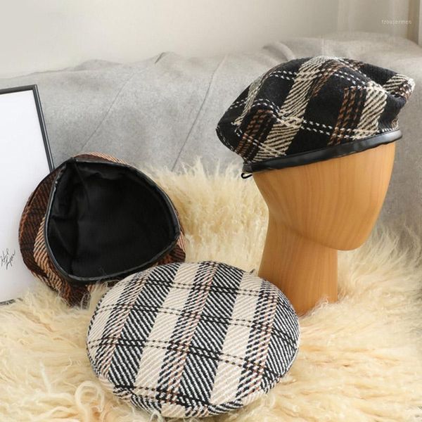 2020 new winter hat women fashion japanese artistic tartan leather beret concise style retro plaid winter pumpkin hat berets1, Blue;gray
2020 new winter hat women fashion japanese artistic tartan leather beret concise style retro plaid winter pumpkin hat berets1, Blue;gray