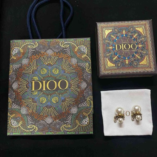 design jewelry dijia's new summer horse eye pearl design, wearing diamond inlaid temperament, commuter fashion earrings earrings before, Golden
design jewelry dijia's new summer horse eye pearl design, wearing diamond inlaid temperament, commuter fashion earrings earrings before, Golden
