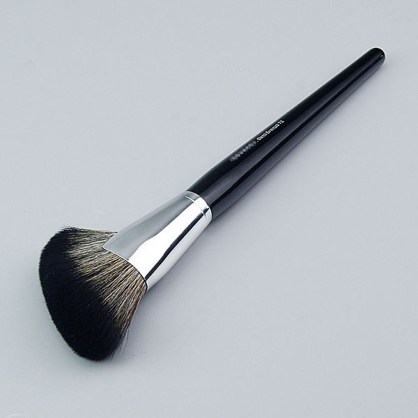 

Pro Demi Fan Makeup Brush #72 - Featherweight Soft Bristle Seamless Setting Powder Cosmetics Brush Beauty Tools, Pro semi fan brush