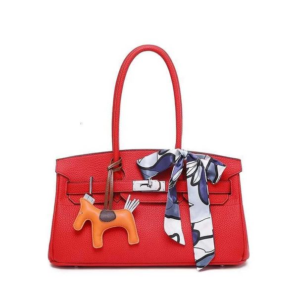 designer luxury bag design fashion portable one shoulder messenger bag palm litchi pattern real leathe women's leather handbag
designer luxury bag design fashion portable one shoulder messenger bag palm litchi pattern real leathe women's leather handbag