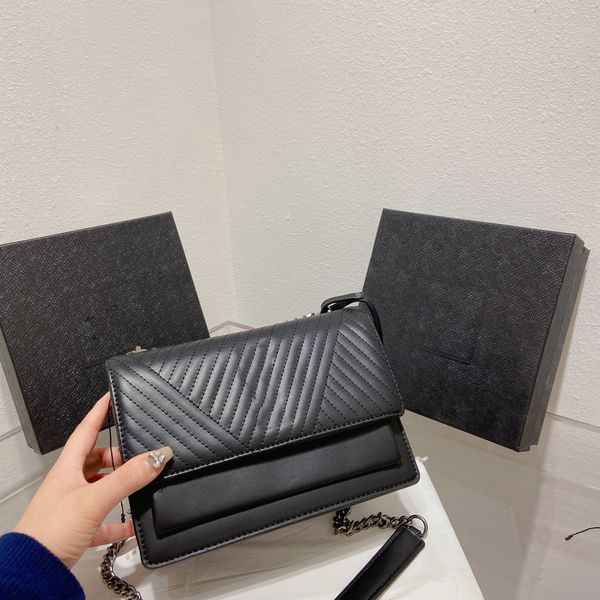 2021 fashionable and beautiful ladies famous shoulder bag leather chain messenger bag fashionable size:24.15cm1, Black
2021 fashionable and beautiful ladies famous shoulder bag leather chain messenger bag fashionable size:24.15cm1, Black