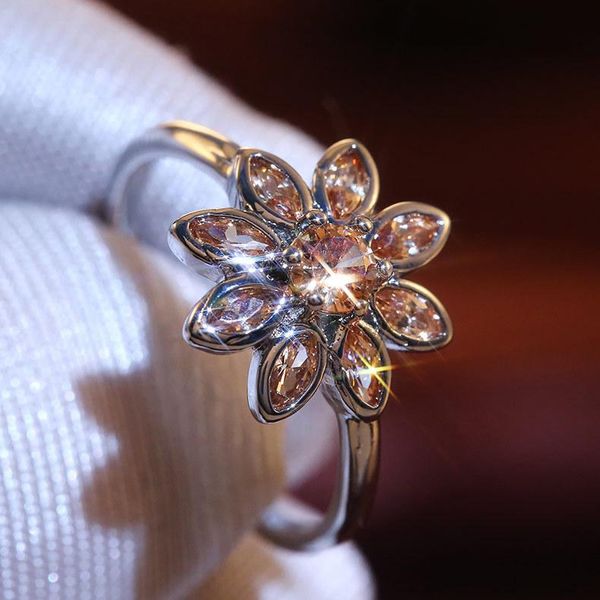 wedding rings cute bride flower zircon engagement ring female luxury champagne crystal stone classic silver color for women, Slivery;golden
wedding rings cute bride flower zircon engagement ring female luxury champagne crystal stone classic silver color for women, Slivery;golden