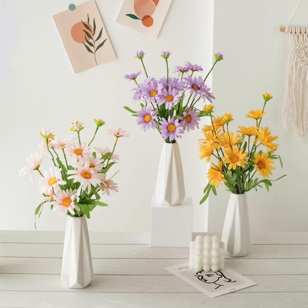 artificial flowers with ceramic vase silk daisy flower arrangements for dining room fake flower bouquet for home wedding decor
artificial flowers with ceramic vase silk daisy flower arrangements for dining room fake flower bouquet for home wedding decor