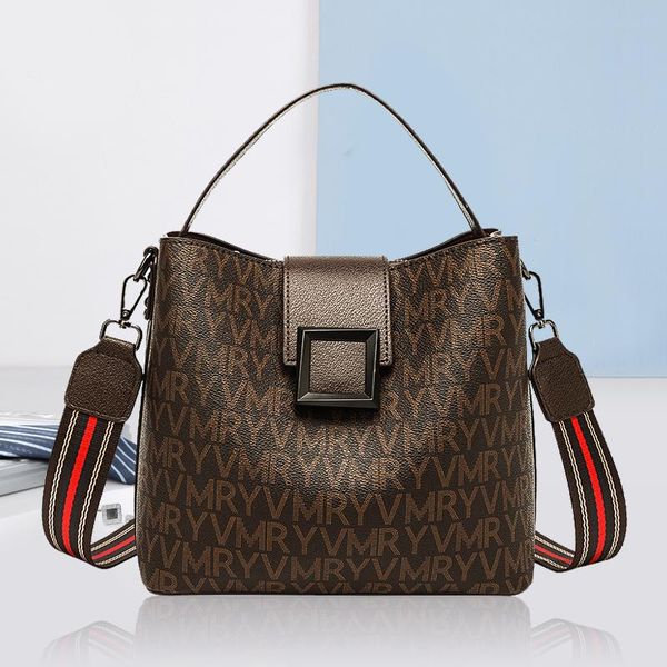 evening bags female bag 2021 fashion printing large capacity bucket temperament one-shoulder portable all-match messenger
evening bags female bag 2021 fashion printing large capacity bucket temperament one-shoulder portable all-match messenger