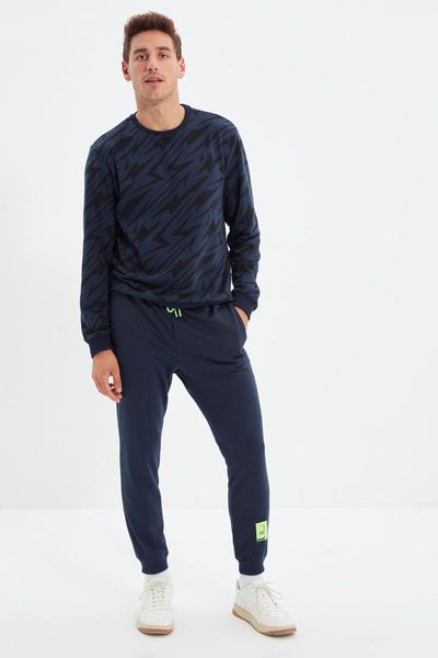 running pants trendyol men 's regular fit hooded long sleeve kangaroo pocket sweatpants tmnaw22ea0069, Black;blue
running pants trendyol men 's regular fit hooded long sleeve kangaroo pocket sweatpants tmnaw22ea0069, Black;blue