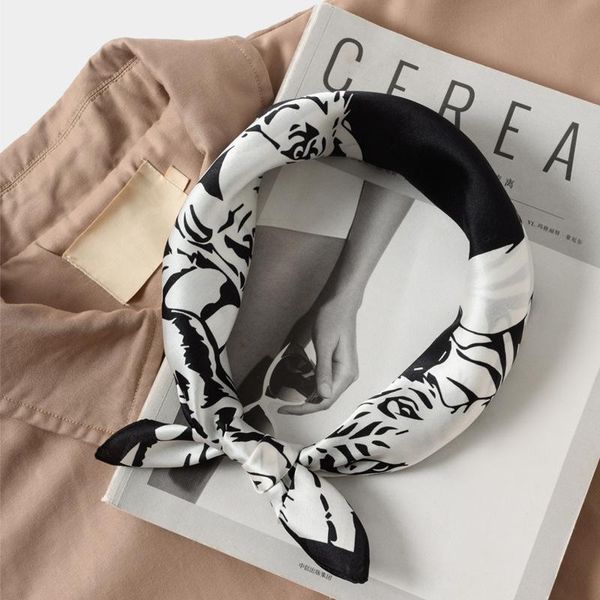 scarves ins silk small square towel women's thin type for spring and autumn mulberry real versatile scarf decoration b, Blue;gray
scarves ins silk small square towel women's thin type for spring and autumn mulberry real versatile scarf decoration b, Blue;gray