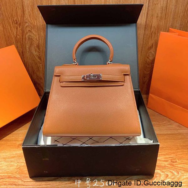 women original brand fashion luxurys designers leather clutch handbags 25cm gold silver buckle shoulder bags wholesale
women original brand fashion luxurys designers leather clutch handbags 25cm gold silver buckle shoulder bags wholesale