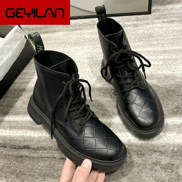 boots 2021 all-match autumn breathable motorcycle short leather black riding female british style fashionable 
boots 2021 all-match autumn breathable motorcycle short leather black riding female british style fashionable