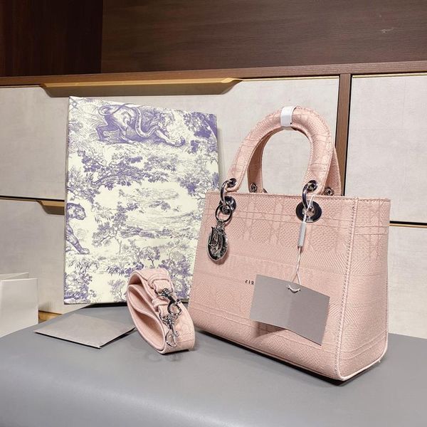 2021 quality princess women designer bag handbag fashion shoulder bag d-lite check luxury embroidered lady nlplu
2021 quality princess women designer bag handbag fashion shoulder bag d-lite check luxury embroidered lady nlplu