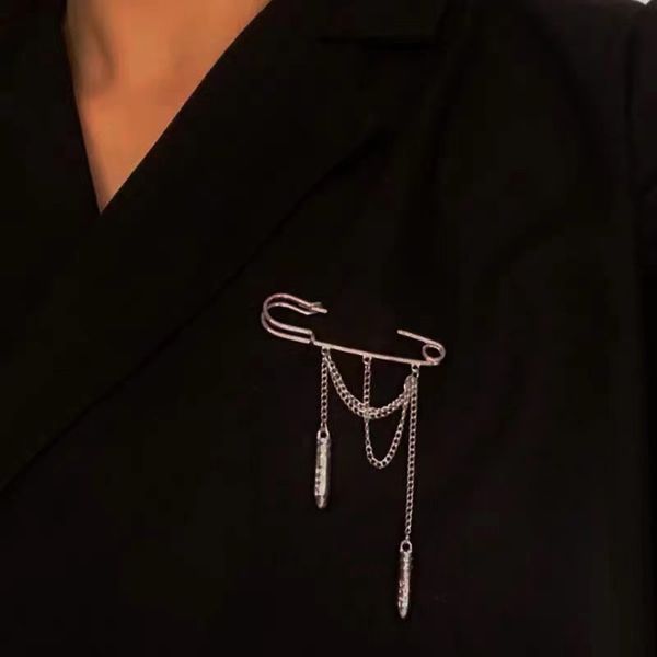 hbp fashion girl dark black cool pin chain bullet cold silver metal autumn winter brooch high grade female
hbp fashion girl dark black cool pin chain bullet cold silver metal autumn winter brooch high grade female