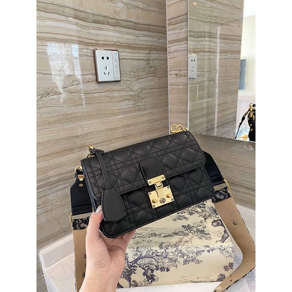women luxurys designers bags 2021 womens handbags purses designer crossbody wallet bag louisbags_18 roman nail chain dijia double layout emb
women luxurys designers bags 2021 womens handbags purses designer crossbody wallet bag louisbags_18 roman nail chain dijia double layout emb