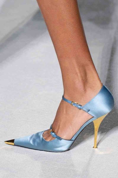gold heel metal toe silk satin cut out shllow prom party pumps lady single shoes, Black
gold heel metal toe silk satin cut out shllow prom party pumps lady single shoes, Black