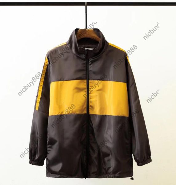 new summer designer for mens fashion clothing thin windbreaker letter print patchwork color mesh inside zip streetwear outwear jacket, Black;brown
new summer designer for mens fashion clothing thin windbreaker letter print patchwork color mesh inside zip streetwear outwear jacket, Black;brown