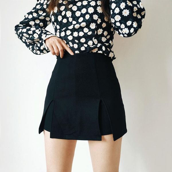 women high rise skirt-style front mini skort with splits front causal mini shorts skirts, White;black
women high rise skirt-style front mini skort with splits front causal mini shorts skirts, White;black