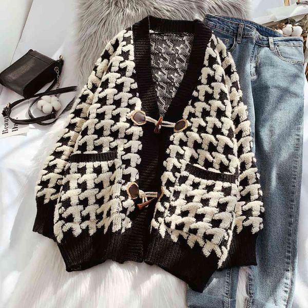 women's sweaters vintage chess autumn spring button up woman's cardigan mesh sweater with large upper pocket long sleeve loose v b, White;black
women's sweaters vintage chess autumn spring button up woman's cardigan mesh sweater with large upper pocket long sleeve loose v b, White;black