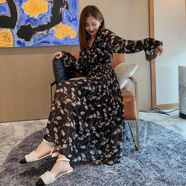 casual dresses women chiffon dress 2021 spring autumn female vintage long sleeve v-neck printed floral a-line pleated vestidos, Black;gray
casual dresses women chiffon dress 2021 spring autumn female vintage long sleeve v-neck printed floral a-line pleated vestidos, Black;gray