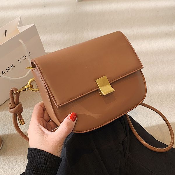 niche design popular handbags 2021 new fashion high-end crossbody wild square underarm dual-use bag width: 20cm c0225
niche design popular handbags 2021 new fashion high-end crossbody wild square underarm dual-use bag width: 20cm c0225