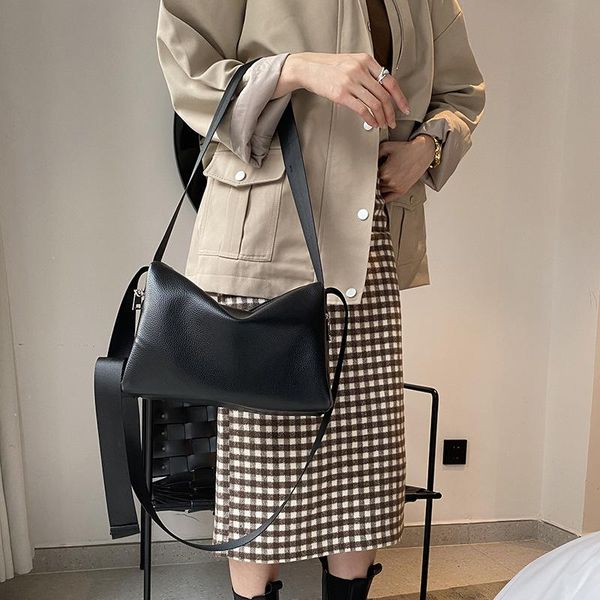 evening bags fashion pu leather women handbags large capacity ladies shoulder crossbody bag luxry designer casual female tote messenger
evening bags fashion pu leather women handbags large capacity ladies shoulder crossbody bag luxry designer casual female tote messenger