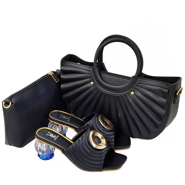 slippers summer style round heel high fashion all-match handbag banquet fan-shaped bag with large size female sandals, Black
slippers summer style round heel high fashion all-match handbag banquet fan-shaped bag with large size female sandals, Black