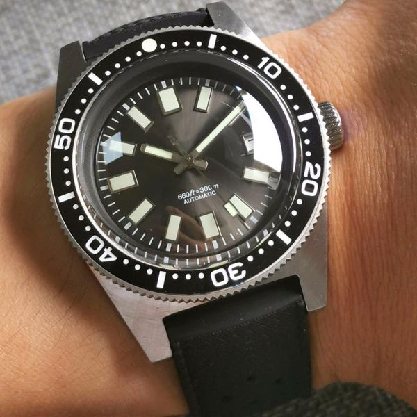 wristwatches 40mm c3 super lume japan nh35 movement diver men's watch arched sapphire glass 300m waterproof gray facel auto date rubber, Slivery;brown
wristwatches 40mm c3 super lume japan nh35 movement diver men's watch arched sapphire glass 300m waterproof gray facel auto date rubber, Slivery;brown