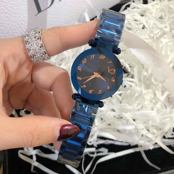2021 three-pin quartz watch, fashion women's watch, role watch, folding steel straps, deluxe style dial, Slivery;brown
2021 three-pin quartz watch, fashion women's watch, role watch, folding steel straps, deluxe style dial, Slivery;brown