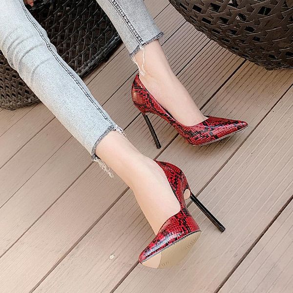 dress shoes spring snakeskin pattern pointed toe light mouth red stiletto high heel single banquet large size women's, Black
dress shoes spring snakeskin pattern pointed toe light mouth red stiletto high heel single banquet large size women's, Black