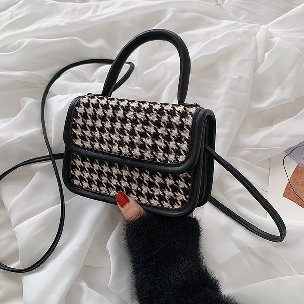 qianniaoge foreign style leopard print geometric texture fashion women's handbag single shoulder bag messenger 2021 new
qianniaoge foreign style leopard print geometric texture fashion women's handbag single shoulder bag messenger 2021 new